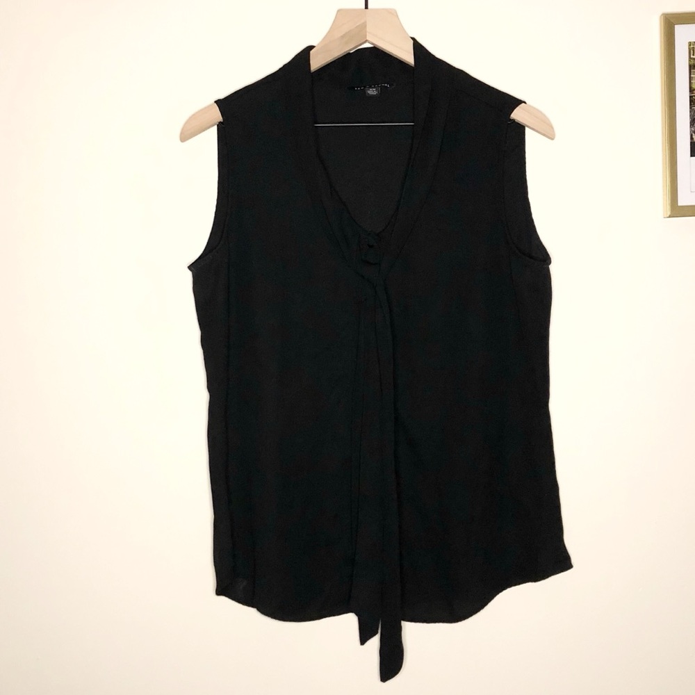 Zac & Rachel | Black Sleeveless Blouse with Tie M